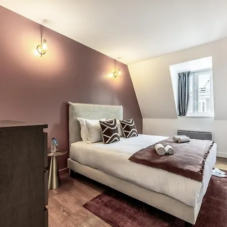 Amazing 4bedrooms Champs Elysees Διαμέρισμα *