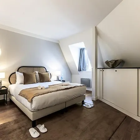 Apartment Amazing 4bedrooms Champs Elysees Paris