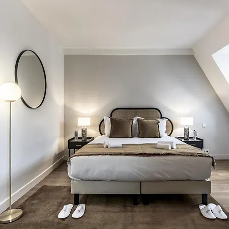 Apartment Amazing 4bedrooms Champs Elysees
